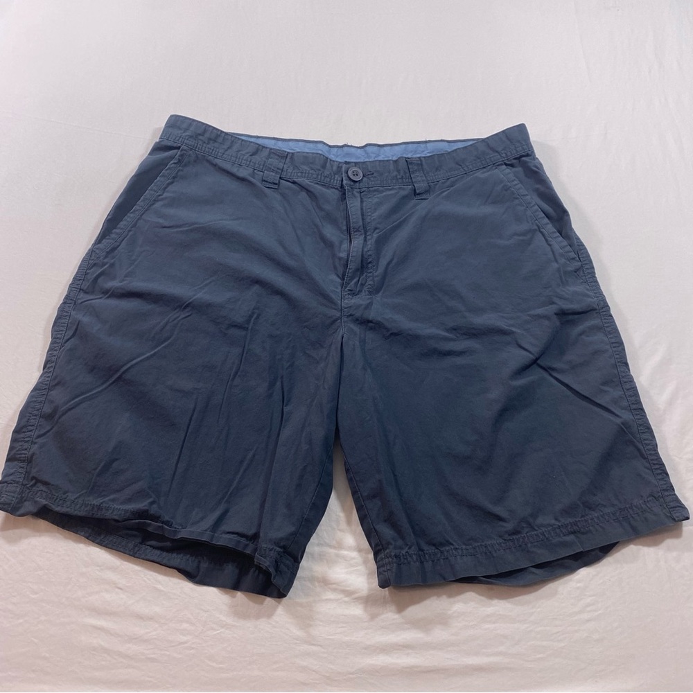 Columbia Shorts Men 38 Flat front Pockets Zip closure shorts